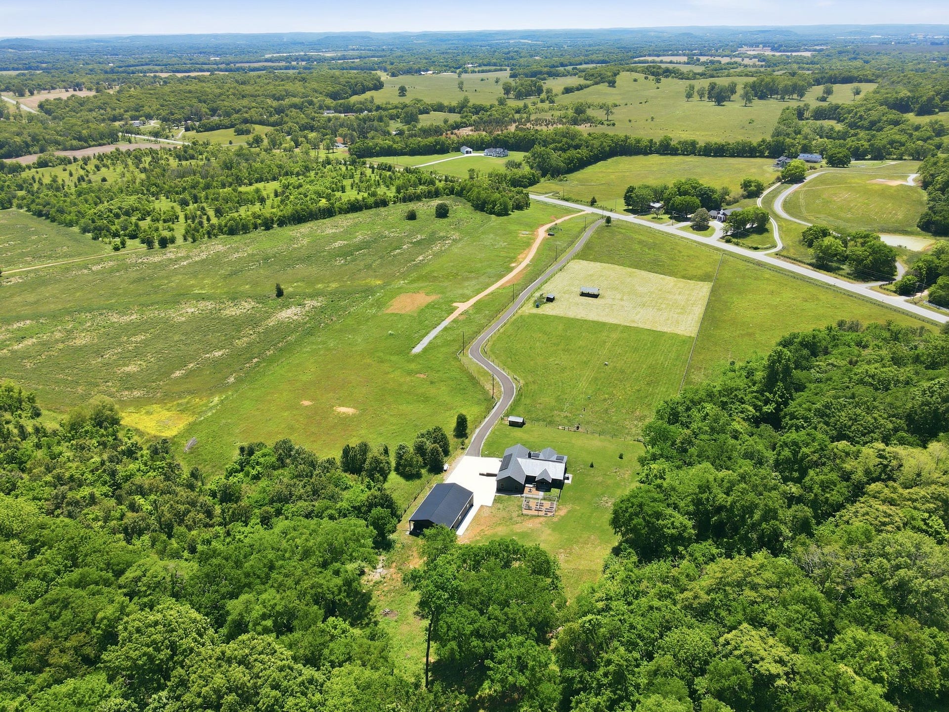 2600 Williamsport Pike, Columbia, TN 38401 2600 Williamsport Pike, Columbia, TN 38401