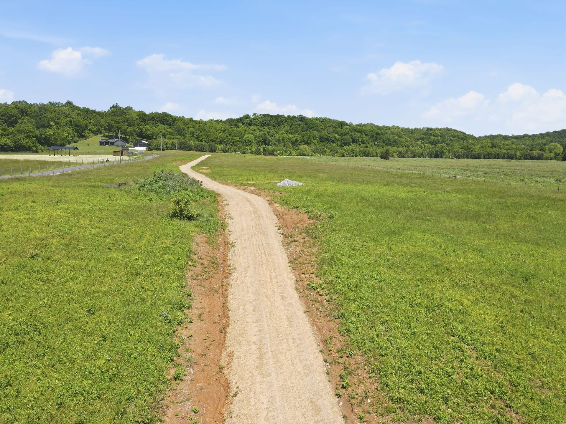2600 Williamsport Pike, Columbia, TN 38401 2600 Williamsport Pike, Columbia, TN 38401