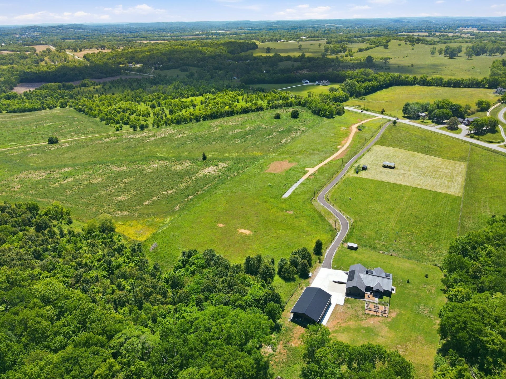 2600 Williamsport Pike, Columbia, TN 38401 2600 Williamsport Pike, Columbia, TN 38401