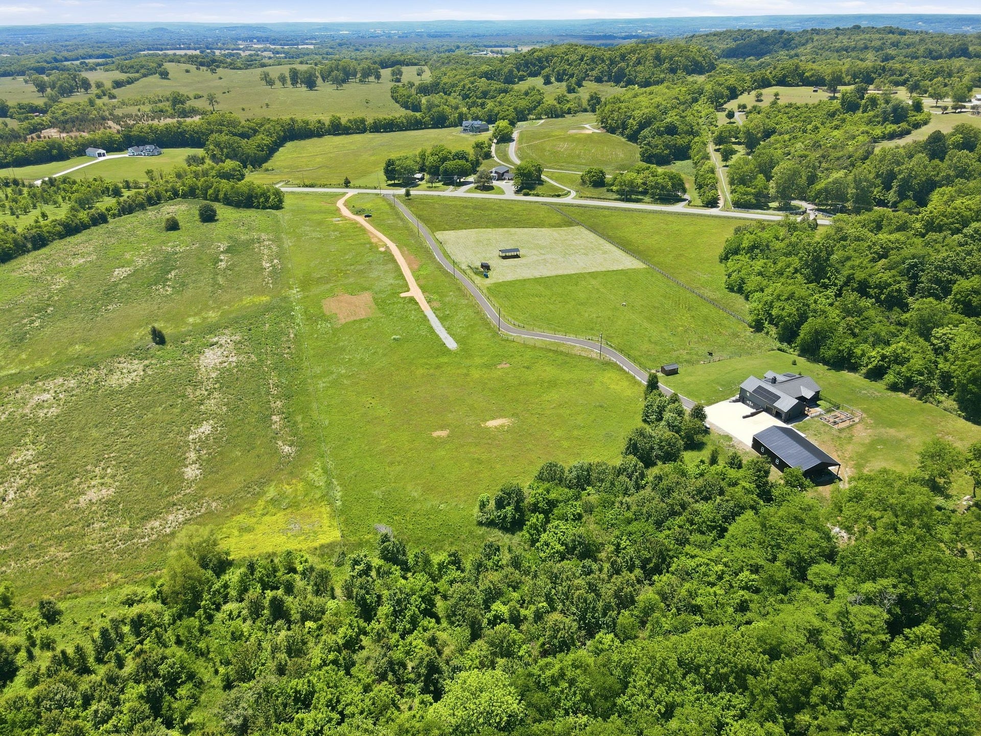 2600 Williamsport Pike, Columbia, TN 38401 2600 Williamsport Pike, Columbia, TN 38401