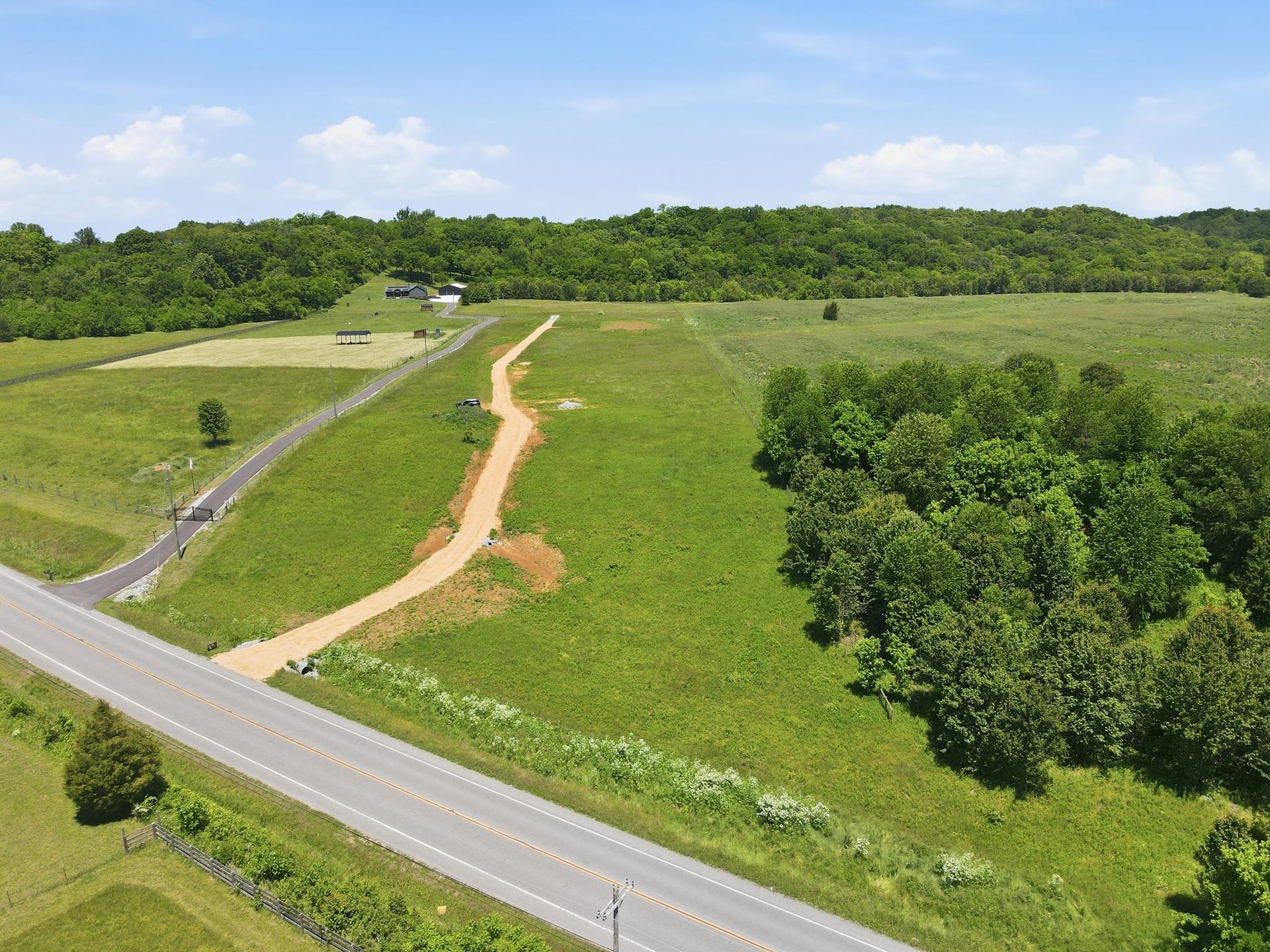 2600 Williamsport Pike, Columbia, TN 38401 2600 Williamsport Pike, Columbia, TN 38401