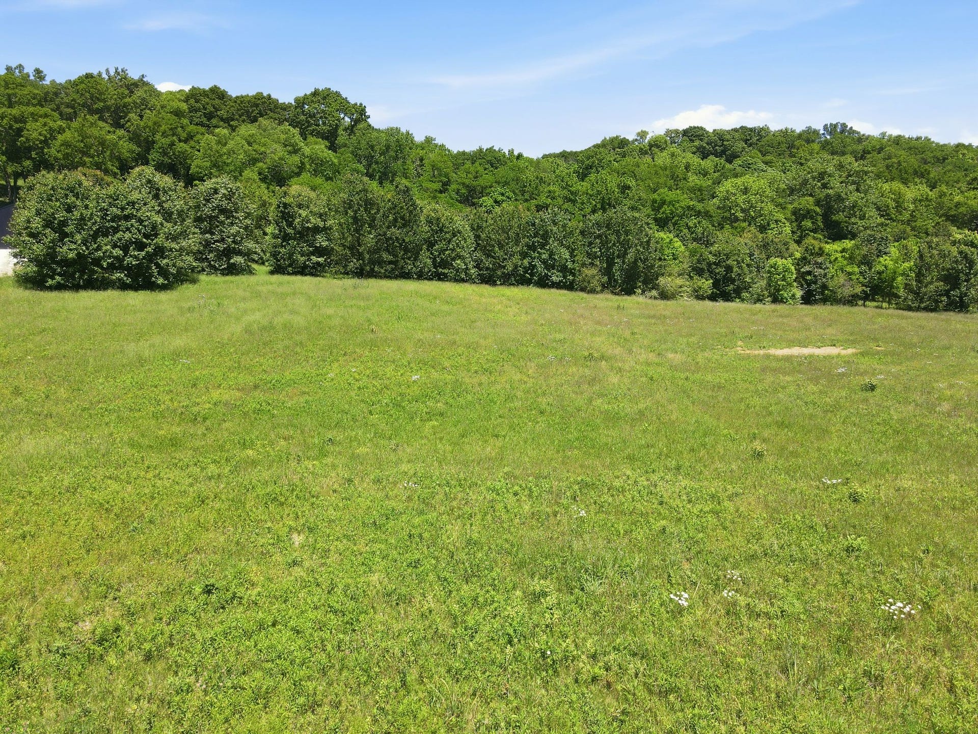 2600 Williamsport Pike, Columbia, TN 38401 2600 Williamsport Pike, Columbia, TN 38401