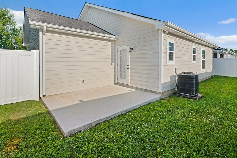 122 Nichols Dr, Woodbury, TN 37190 122 Nichols Dr, Woodbury, TN 37190