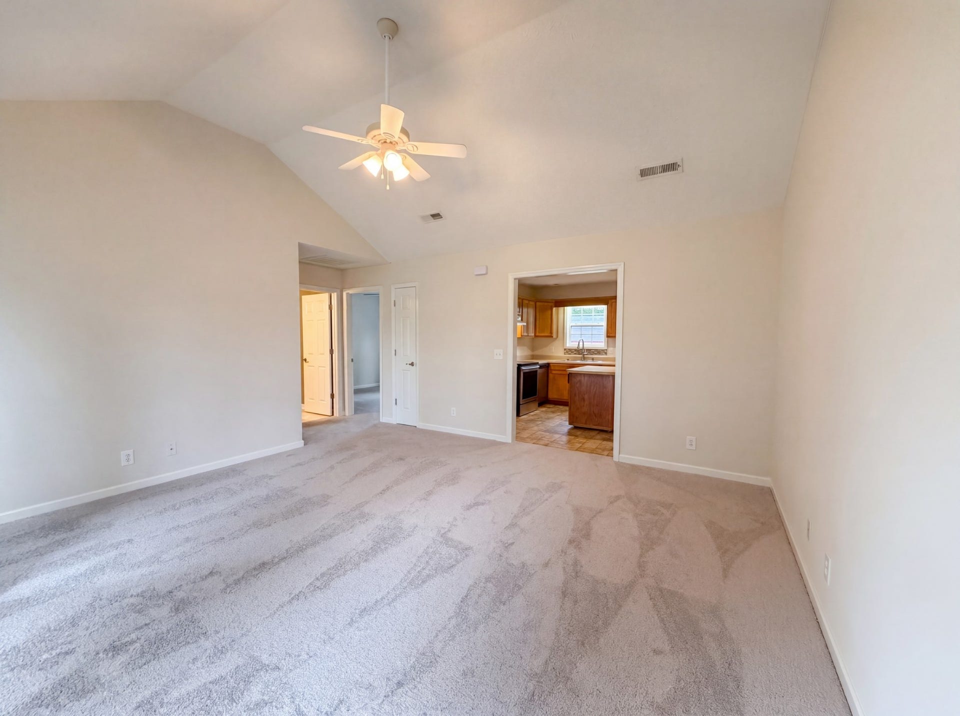 300 Fairway Grn, Shelbyville, TN 37160 300 Fairway Grn, Shelbyville, TN 37160