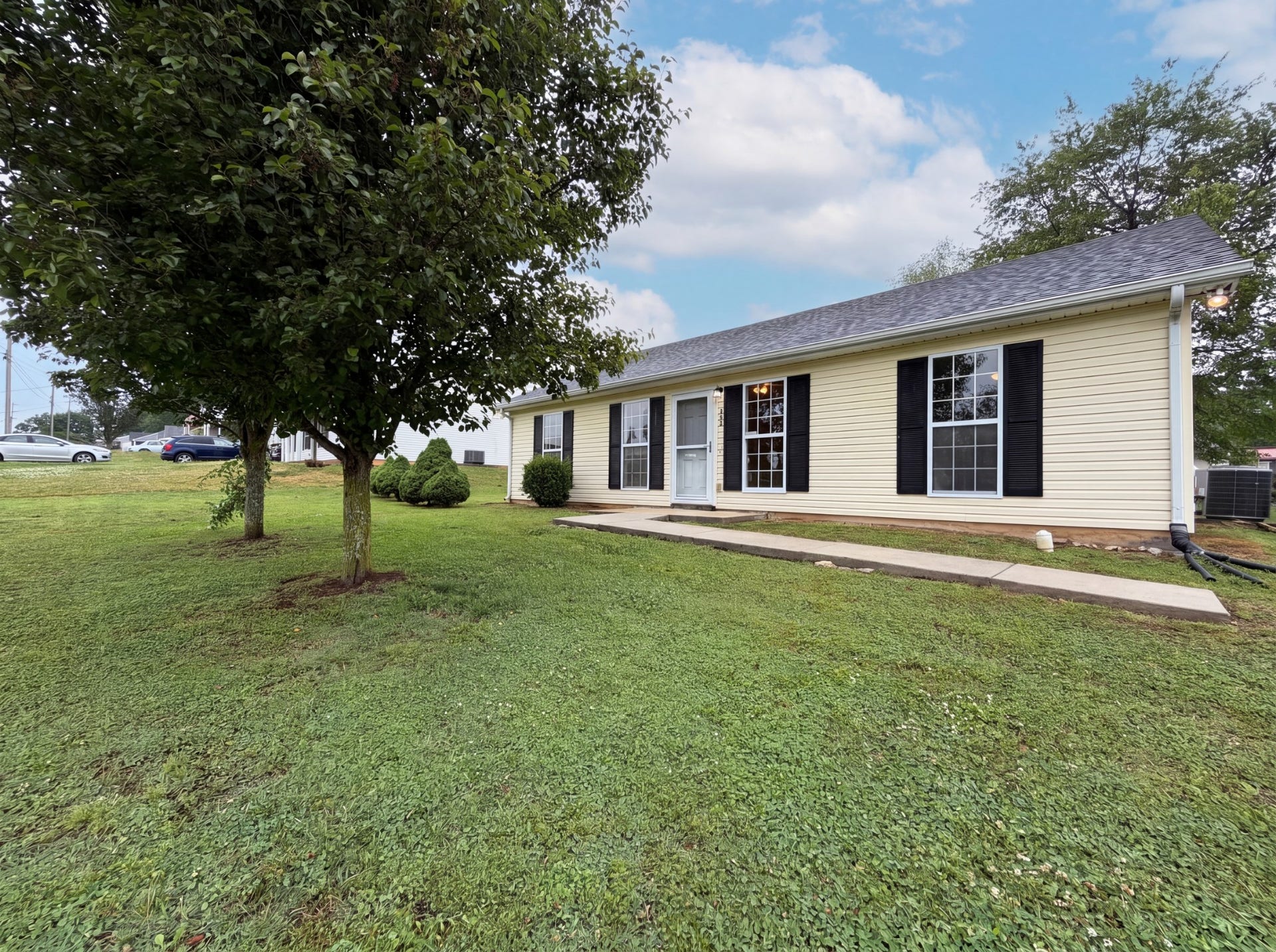 300 Fairway Grn, Shelbyville, TN 37160 300 Fairway Grn, Shelbyville, TN 37160