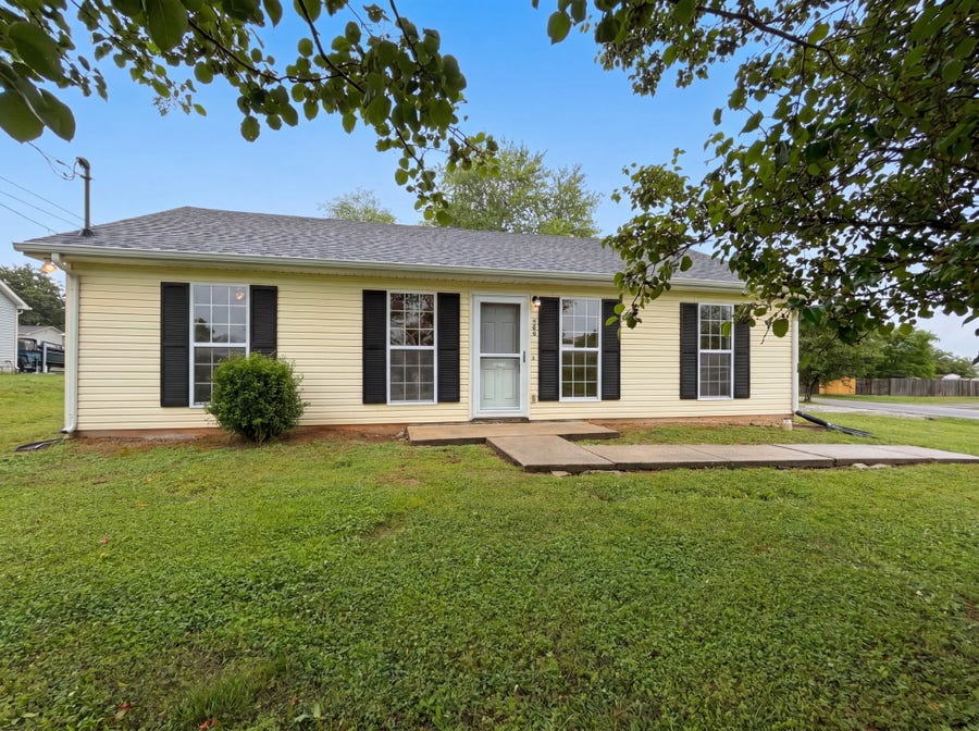 Property photo for 300 Fairway Grn, Shelbyville, TN