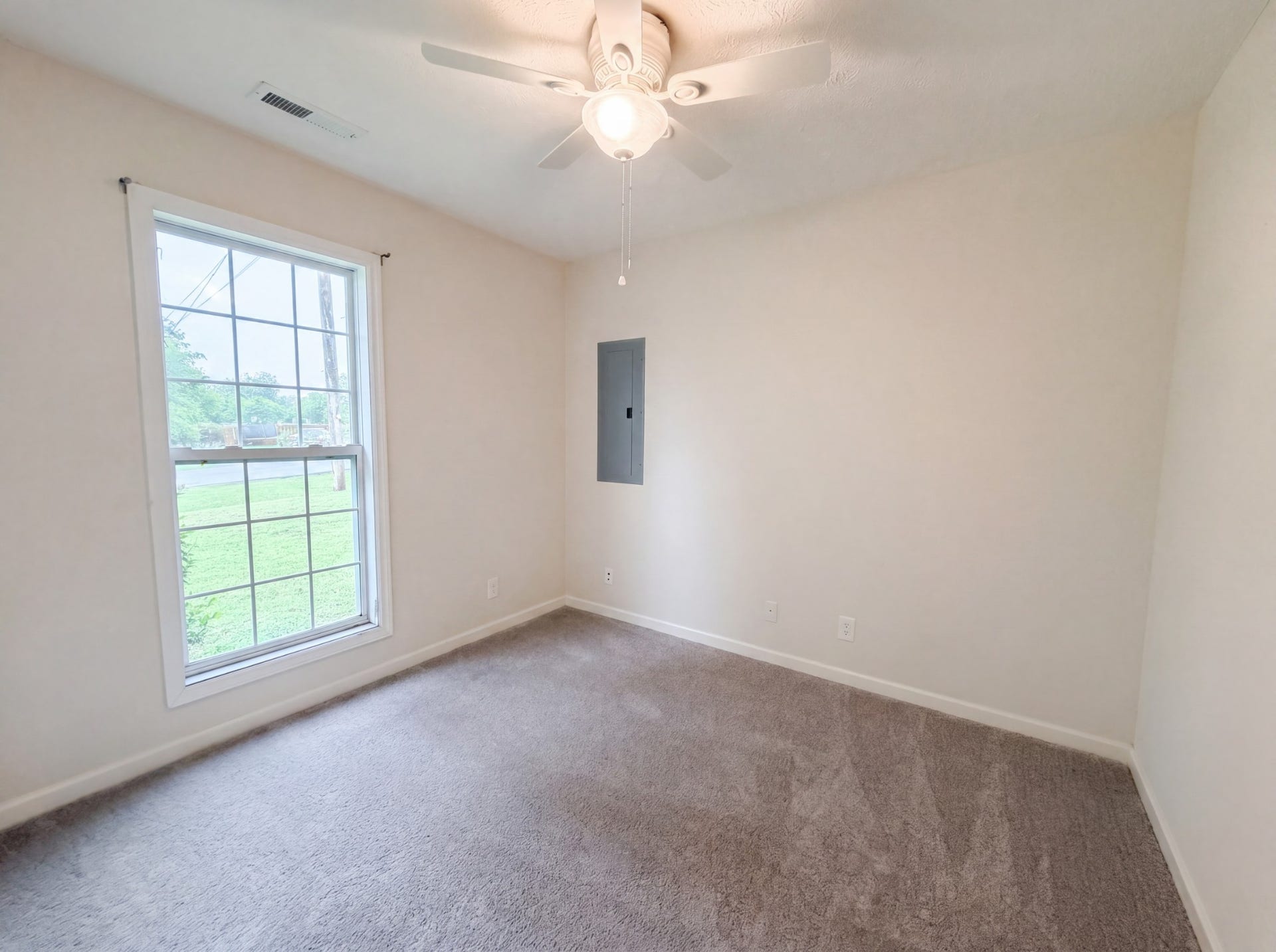 300 Fairway Grn, Shelbyville, TN 37160 300 Fairway Grn, Shelbyville, TN 37160