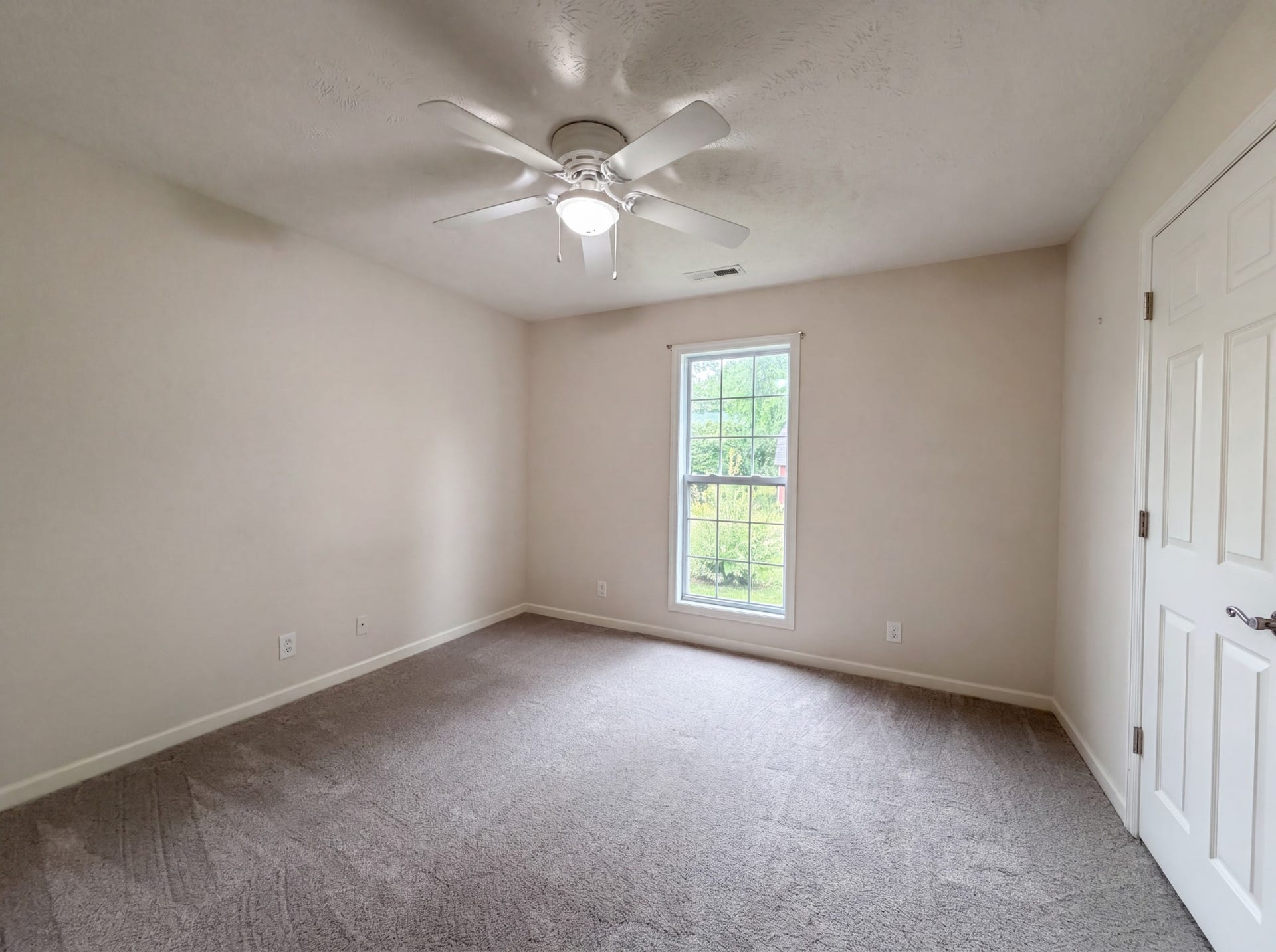 300 Fairway Grn, Shelbyville, TN 37160 300 Fairway Grn, Shelbyville, TN 37160