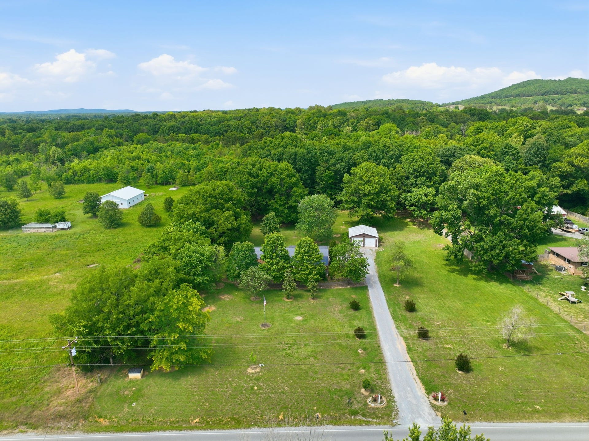 3041 Unionville Deason Rd, Bell Buckle, TN 37020 3041 Unionville Deason Rd, Bell Buckle, TN 37020