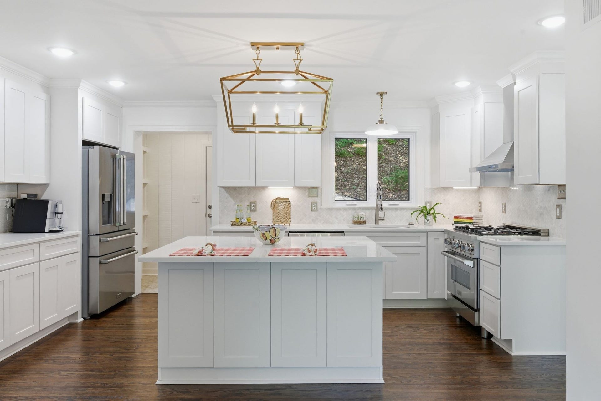 6617 Ellesmere Rd, Nashville, TN 37205 6617 Ellesmere Rd, Nashville, TN 37205