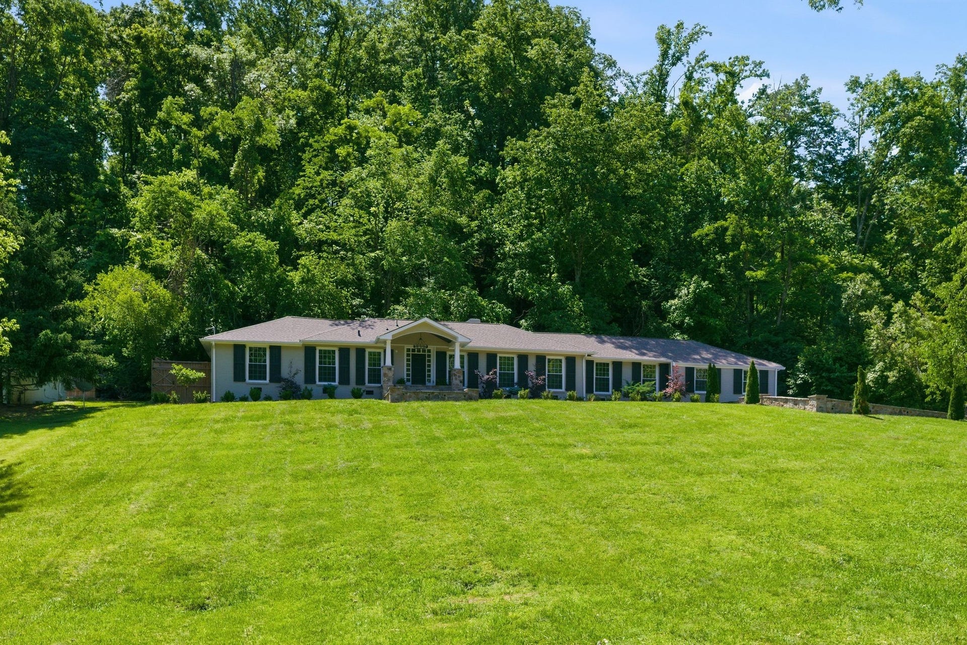 6617 Ellesmere Rd, Nashville, TN 37205 6617 Ellesmere Rd, Nashville, TN 37205