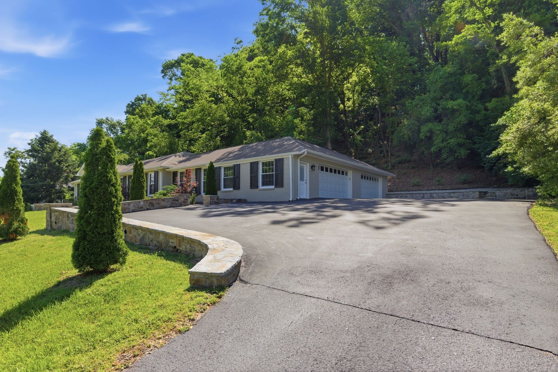 6617 Ellesmere Rd, Nashville, TN 37205 6617 Ellesmere Rd, Nashville, TN 37205