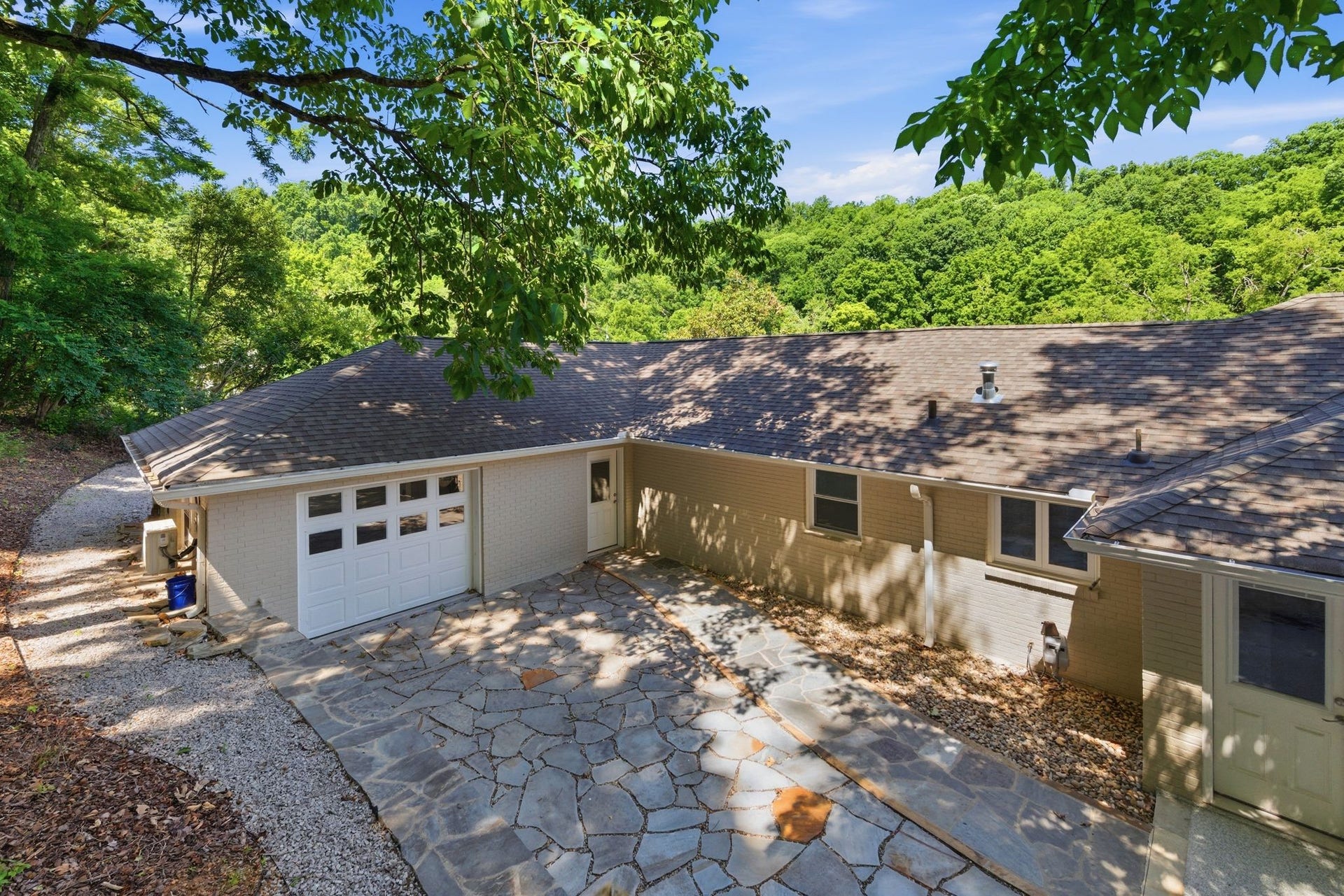 6617 Ellesmere Rd, Nashville, TN 37205 6617 Ellesmere Rd, Nashville, TN 37205