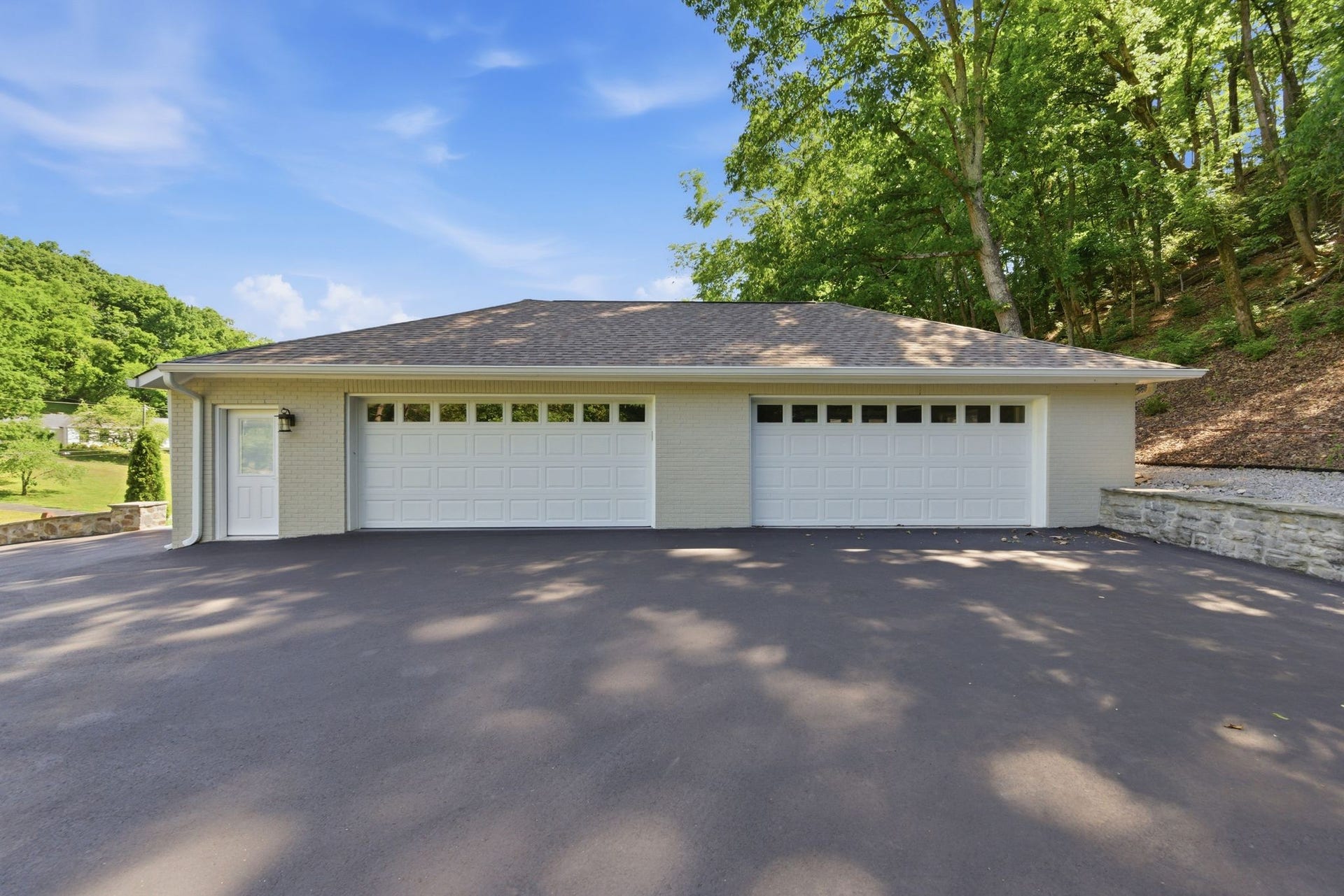 6617 Ellesmere Rd, Nashville, TN 37205 6617 Ellesmere Rd, Nashville, TN 37205