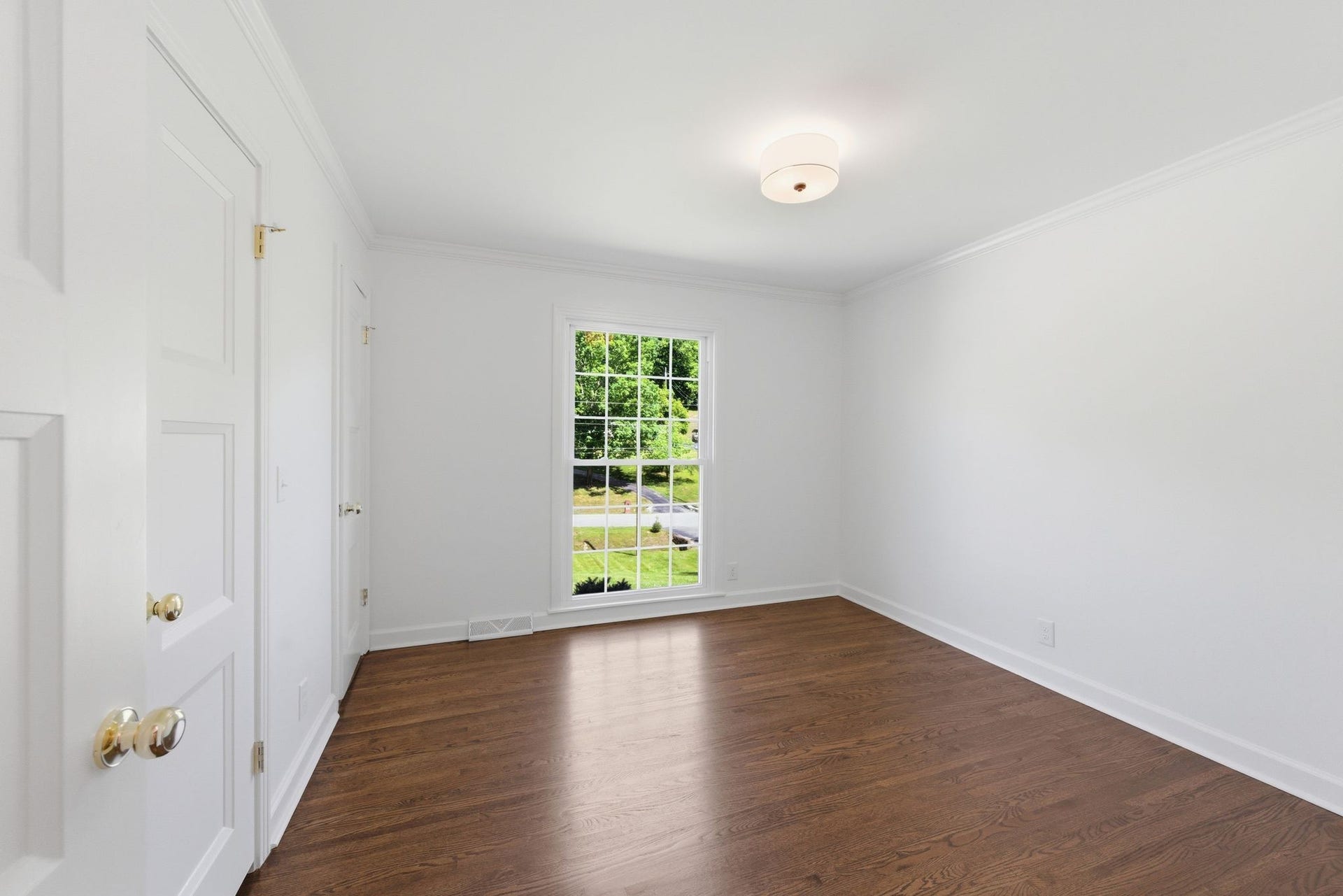 6617 Ellesmere Rd, Nashville, TN 37205 6617 Ellesmere Rd, Nashville, TN 37205
