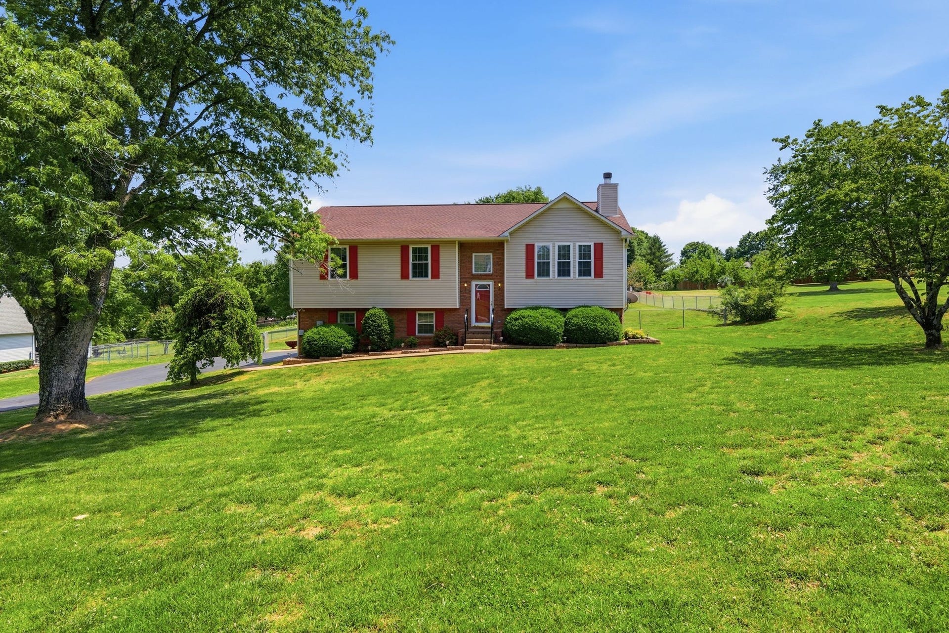 206 Brookhaven Dr, Columbia, TN 38401 206 Brookhaven Dr, Columbia, TN 38401
