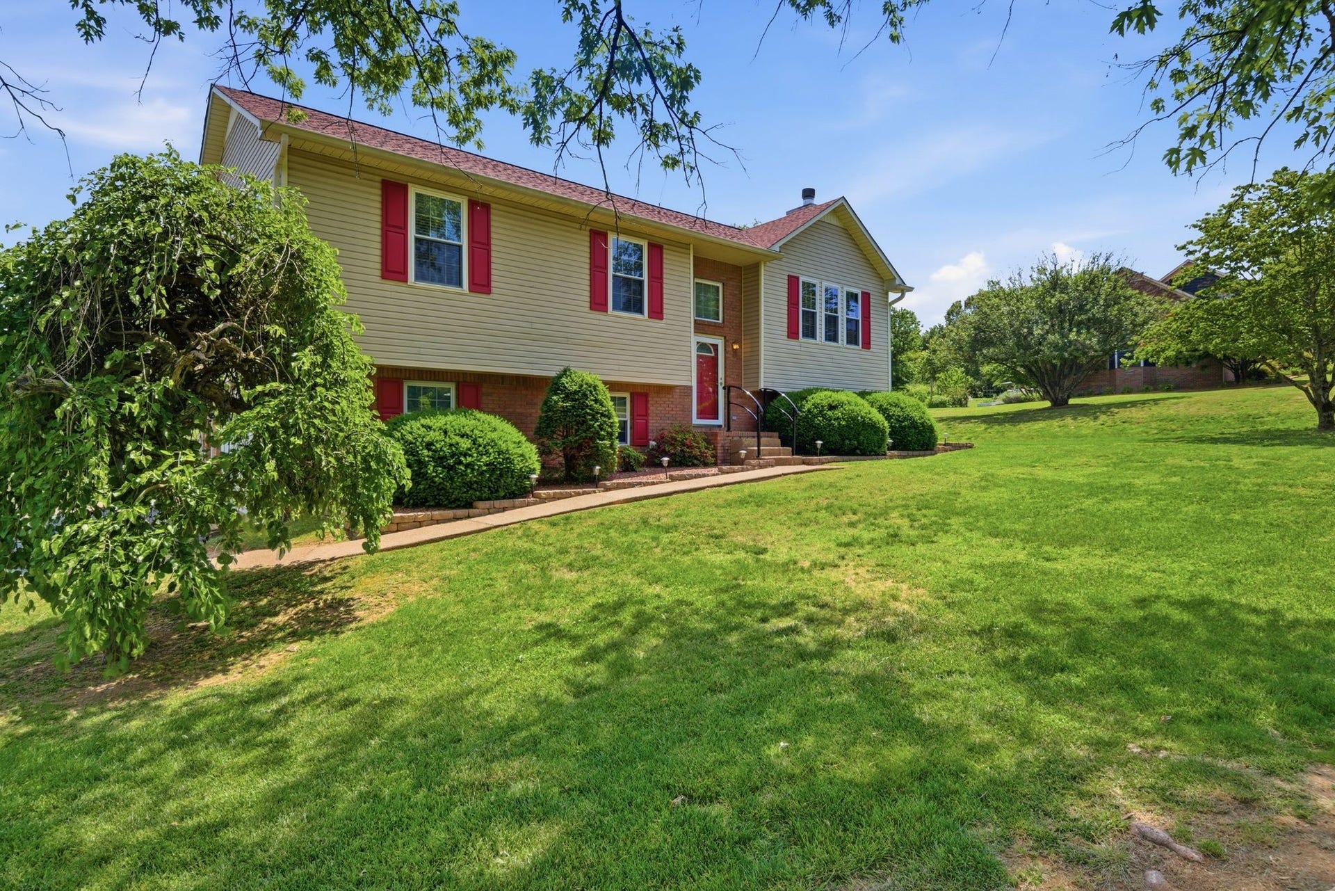 206 Brookhaven Dr, Columbia, TN 38401 206 Brookhaven Dr, Columbia, TN 38401
