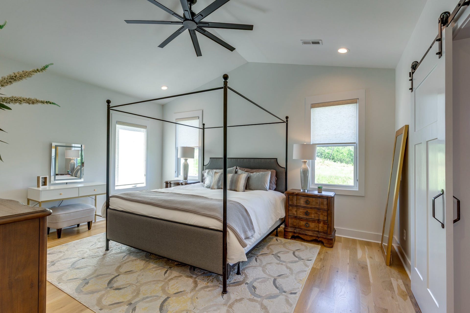 702 W 4th St, Columbia, TN 38401 702 W 4th St, Columbia, TN 38401