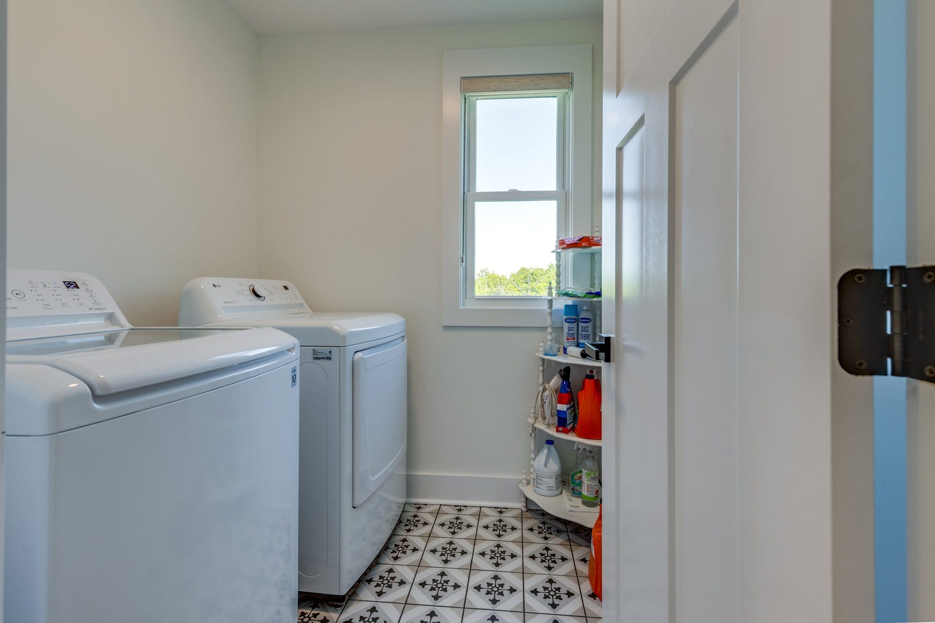 702 W 4th St, Columbia, TN 38401 702 W 4th St, Columbia, TN 38401
