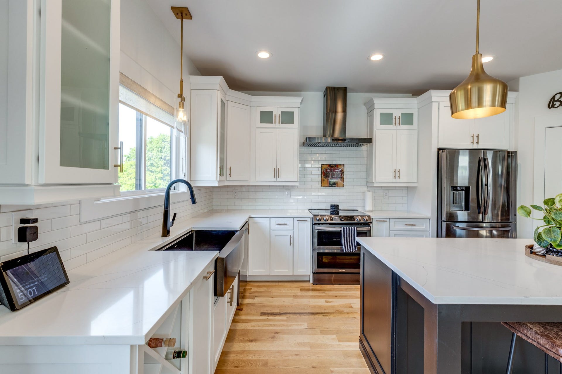 702 W 4th St, Columbia, TN 38401 702 W 4th St, Columbia, TN 38401