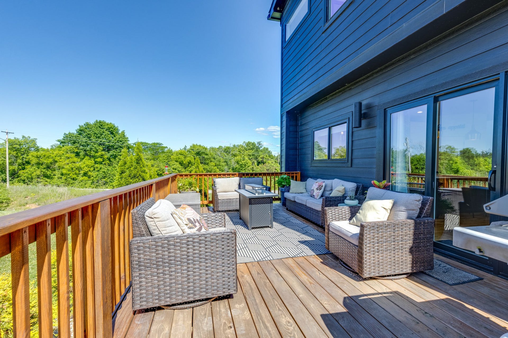702 W 4th St, Columbia, TN 38401 702 W 4th St, Columbia, TN 38401
