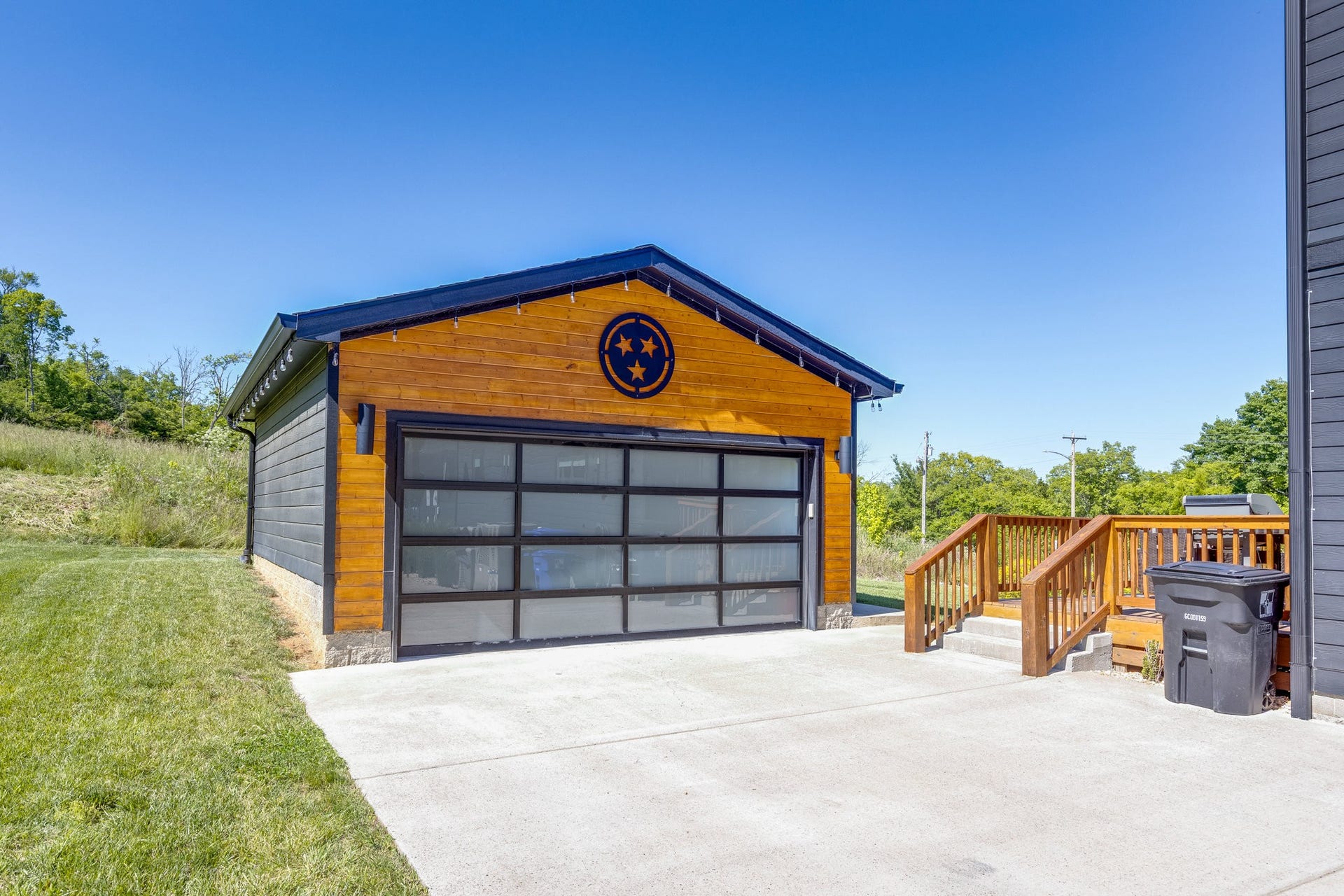 702 W 4th St, Columbia, TN 38401 702 W 4th St, Columbia, TN 38401