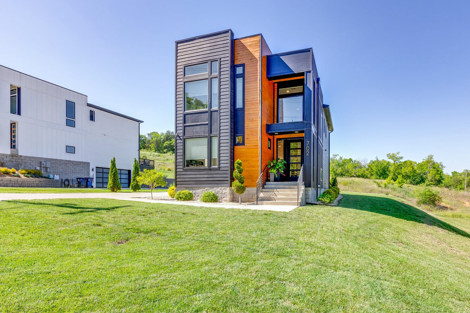 702 W 4th St, Columbia, TN 38401 702 W 4th St, Columbia, TN 38401