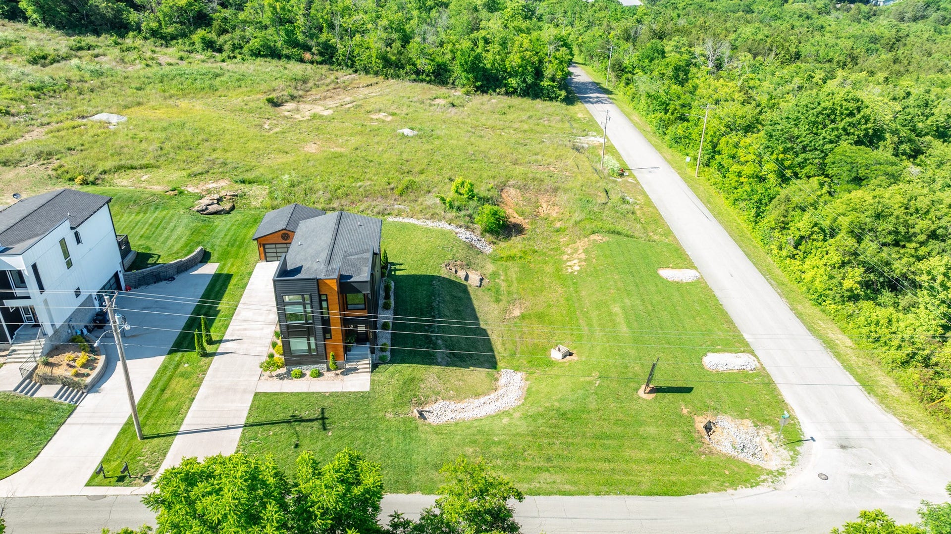 702 W 4th St, Columbia, TN 38401 702 W 4th St, Columbia, TN 38401