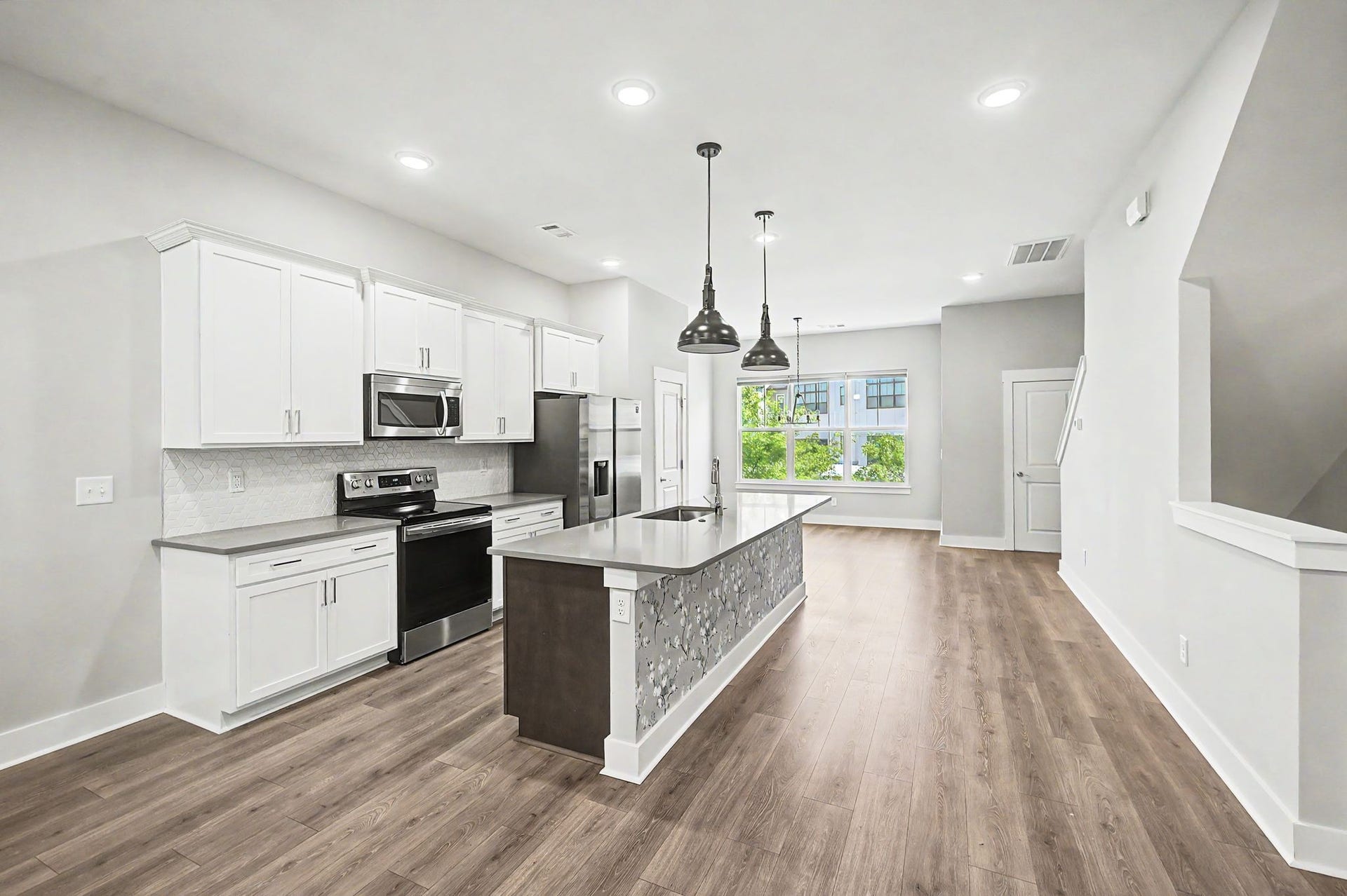 221 Stonecrest Cir, Nashville, TN 37209 221 Stonecrest Cir, Nashville, TN 37209