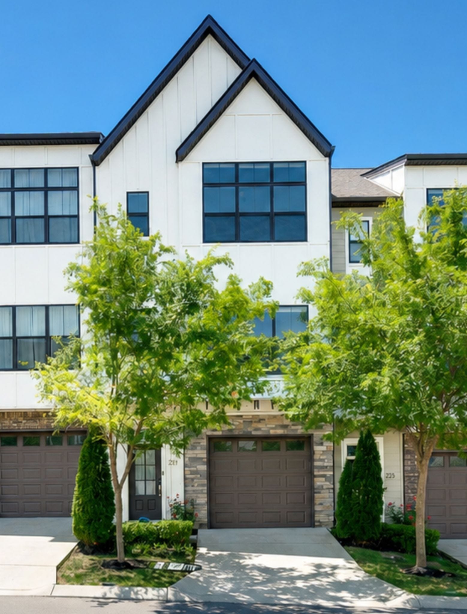 221 Stonecrest Cir, Nashville, TN 37209 221 Stonecrest Cir, Nashville, TN 37209