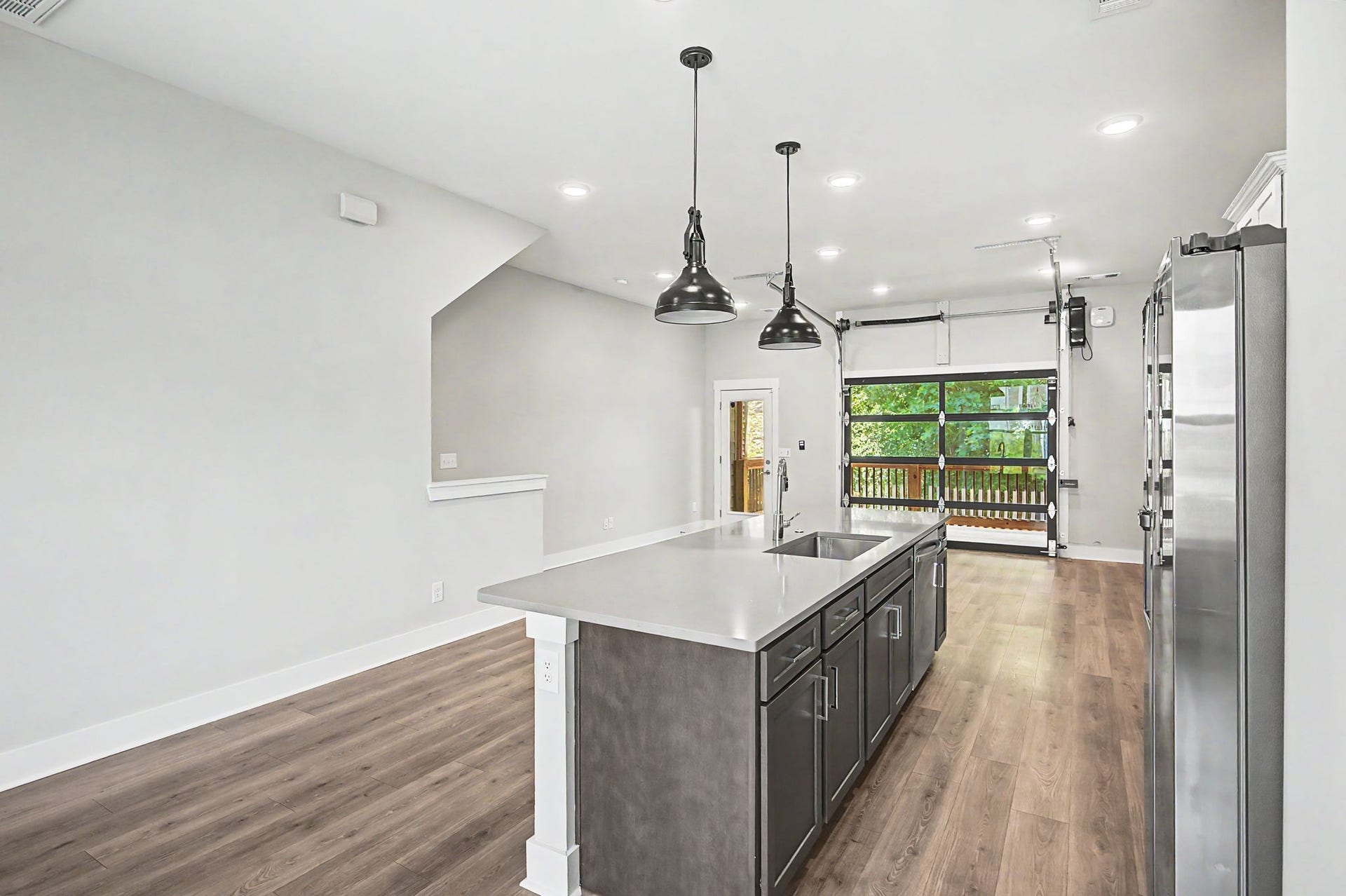 221 Stonecrest Cir, Nashville, TN 37209 221 Stonecrest Cir, Nashville, TN 37209