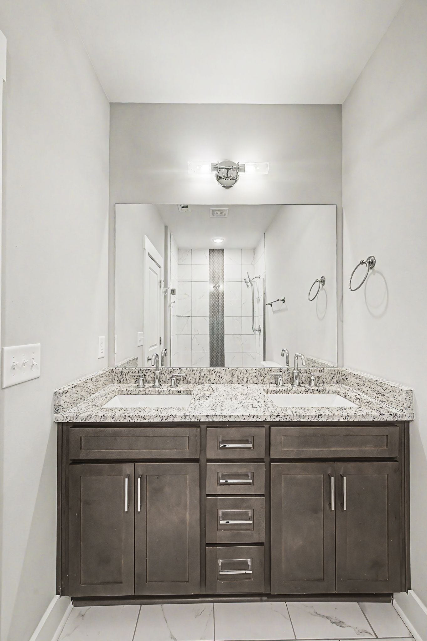221 Stonecrest Cir, Nashville, TN 37209 221 Stonecrest Cir, Nashville, TN 37209