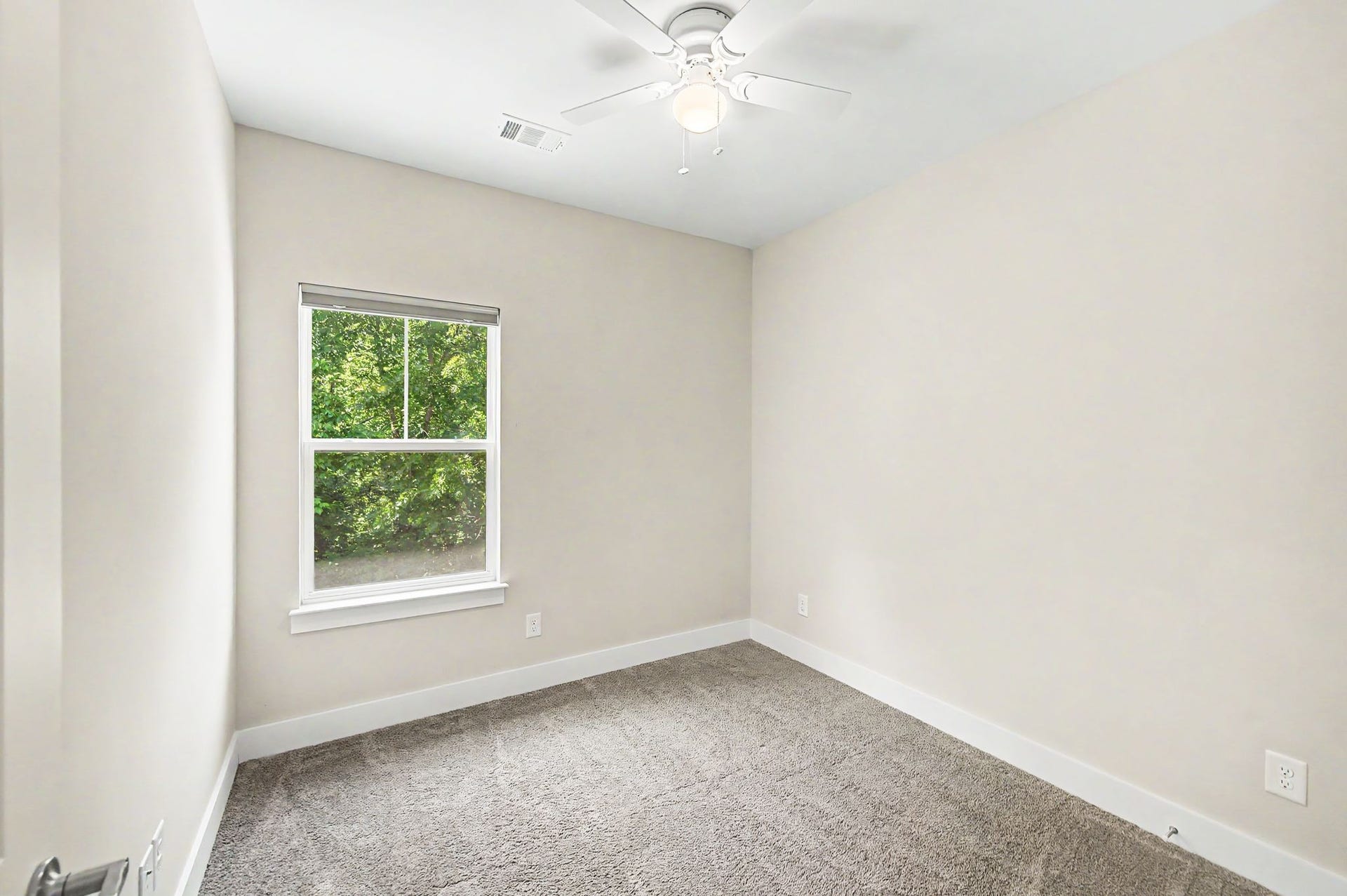 221 Stonecrest Cir, Nashville, TN 37209 221 Stonecrest Cir, Nashville, TN 37209