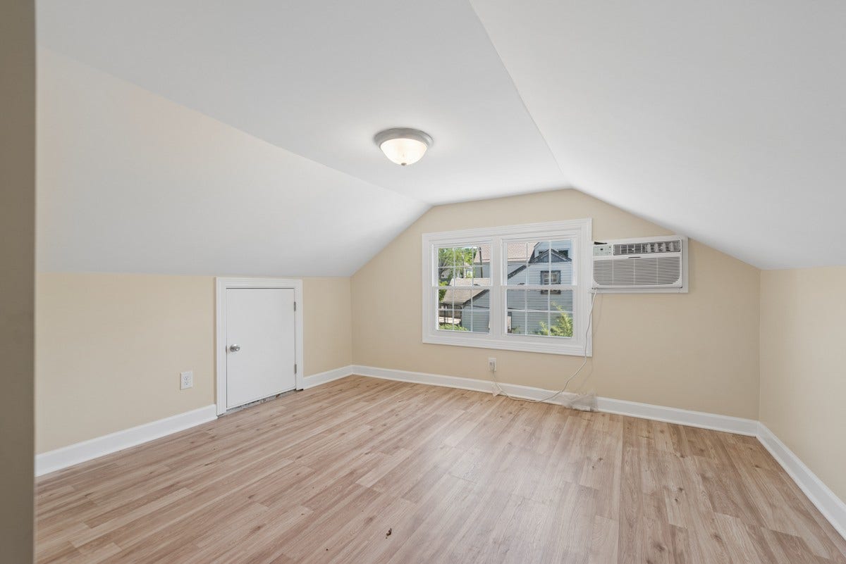 Flex area upstairs could possibly be used as a primary bedroom with nursery area,
office, workout area. Many options with this space.