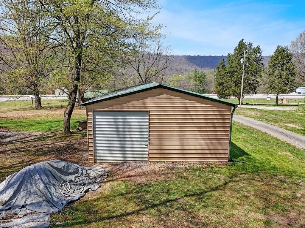 29088 Rhea County Highway, Spring City, TN 37381 29088 Rhea County Highway, Spring City, TN 37381