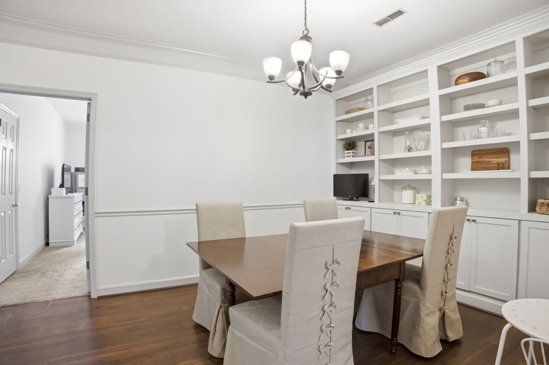 2131 Benton Hall Court, Columbia, TN 38401 built-in shelving