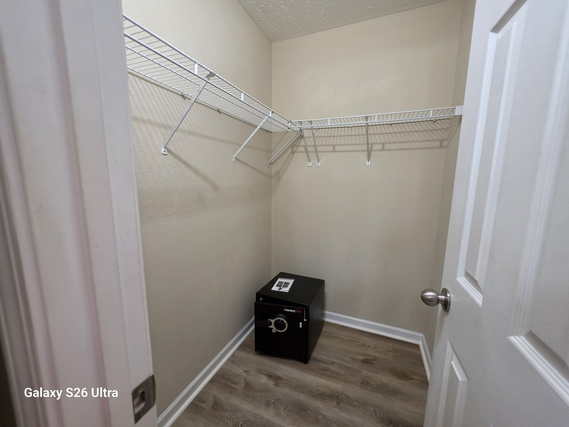 913 Sitting Bull Xing, Murfreesboro, TN 37128 Primary Walk-in closet