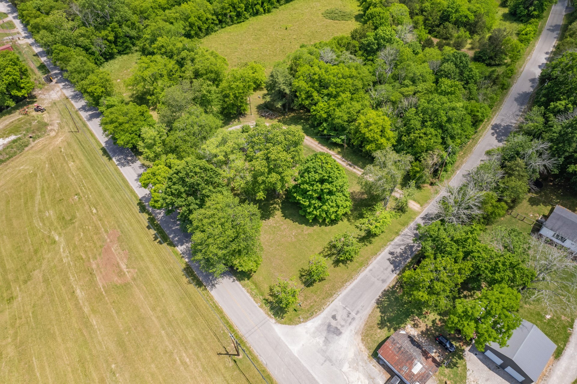 2204 Sowell Mill Pike, Columbia, TN 38401 2204 Sowell Mill Pike, Columbia, TN 38401