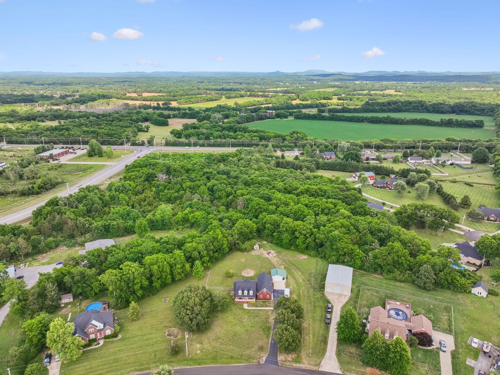 120 Callaway Ct, Murfreesboro, TN 37127 Country feel within minutes to I24! 120 Callaway Court, Murfreesboro, TN 37127