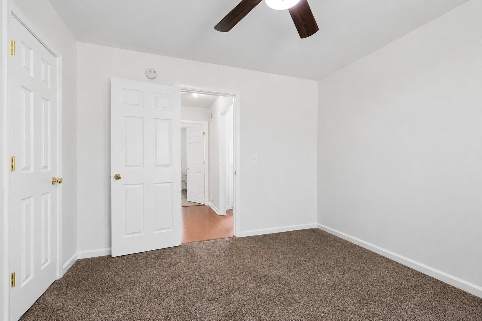 120 Callaway Ct, Murfreesboro, TN 37127 Nice sized secondary bedroom with plush carpeting, ceiling fan, and roomy closet! 120 Callaway Court, Murfreesboro, TN 37127