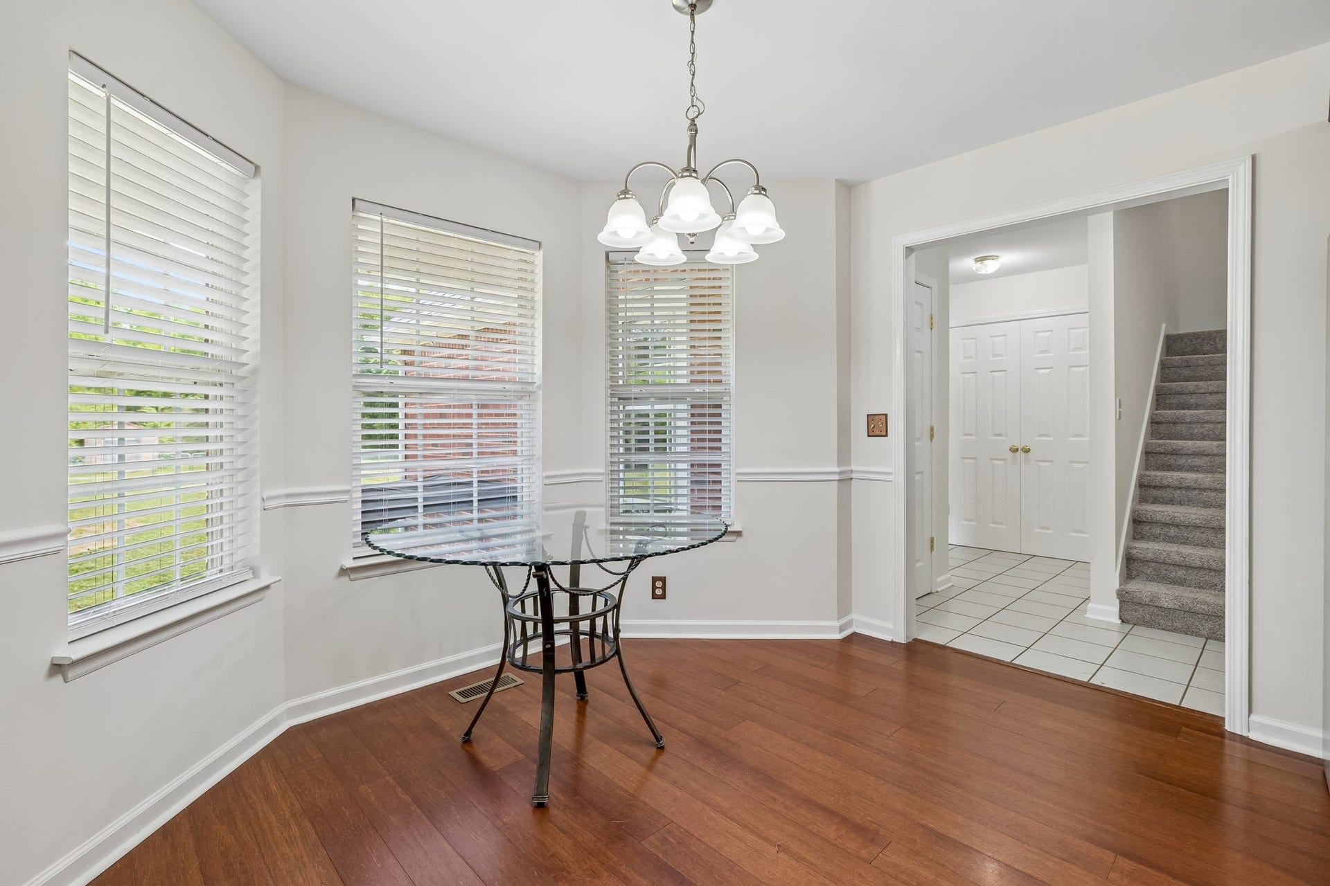 120 Callaway Ct, Murfreesboro, TN 37127 Spacious kitchen dining area surrounded by windows overlooking your big backyard! 120 Callaway Court, Murfreesboro, TN 37127