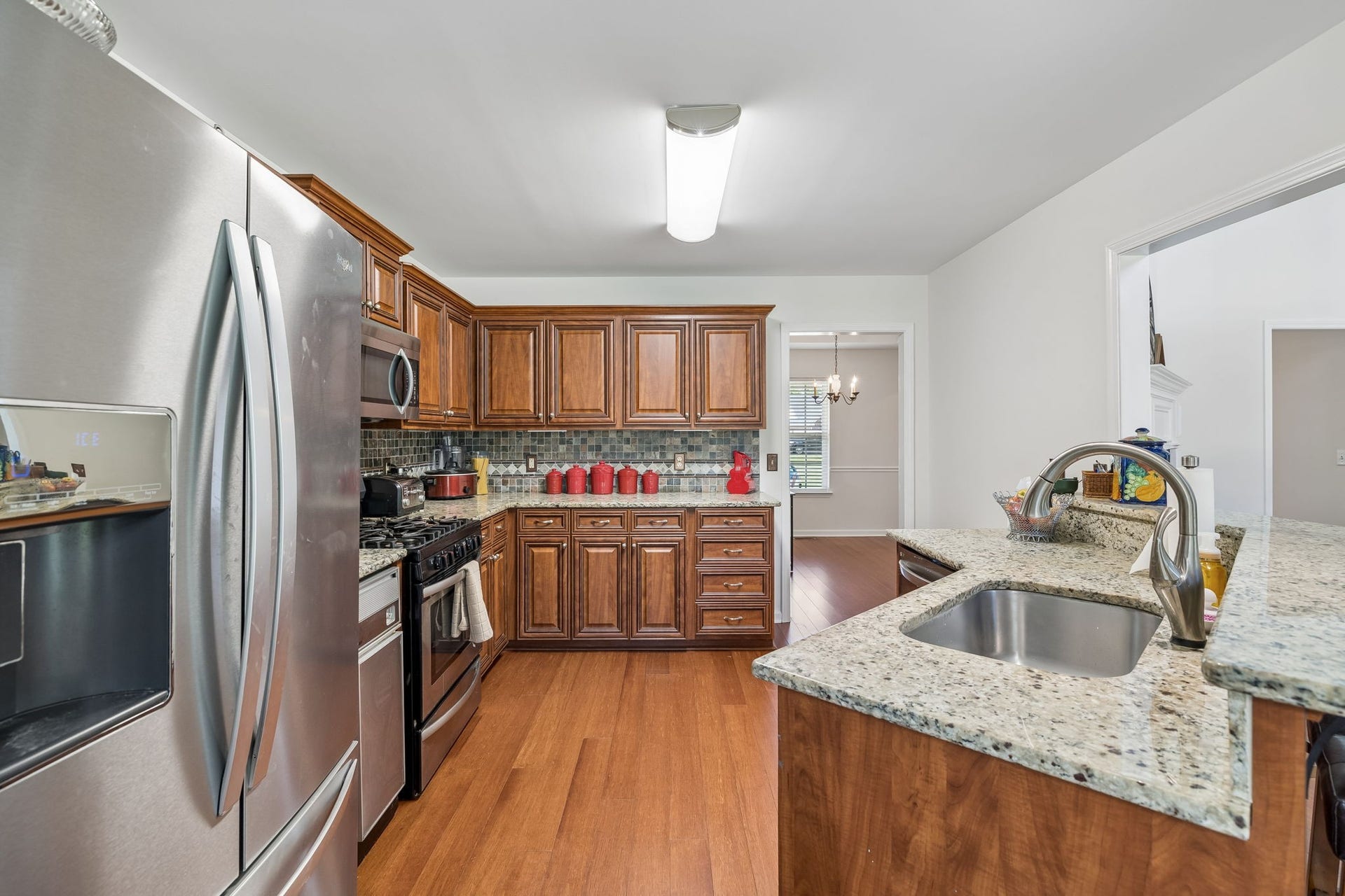 120 Callaway Ct, Murfreesboro, TN 37127 An abundance of quality cabinetry provides plenty of storage! 120 Callaway Court, Murfreesboro, TN 37127