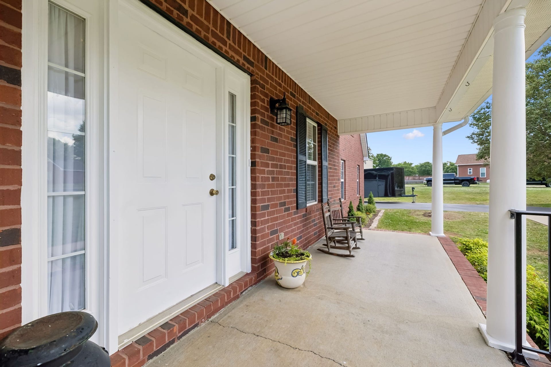 120 Callaway Ct, Murfreesboro, TN 37127 Wide covered front porch! 120 Callaway Court, Murfreesboro, TN 37127