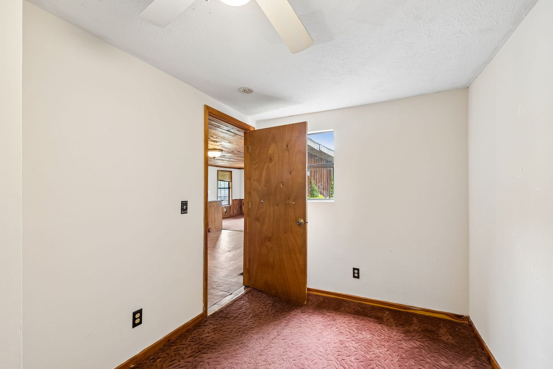 328 Murfreesboro Rd, Woodbury, TN 37190 328 Murfreesboro Road, Woodbury, TN 37190