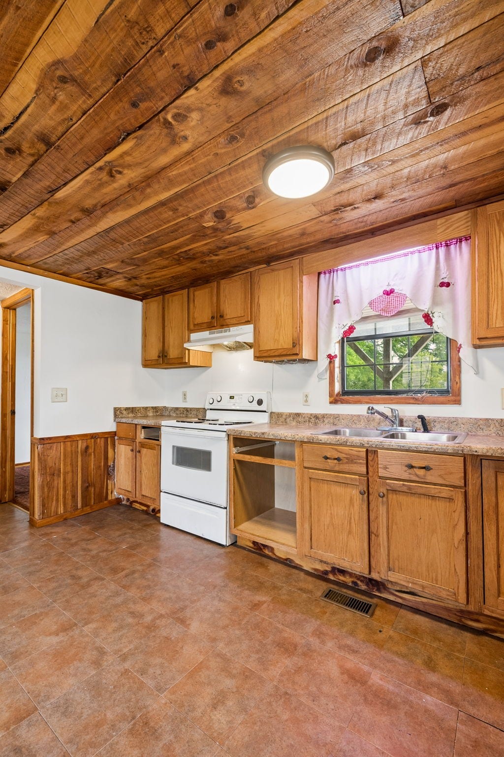 328 Murfreesboro Rd, Woodbury, TN 37190 328 Murfreesboro Road, Woodbury, TN 37190