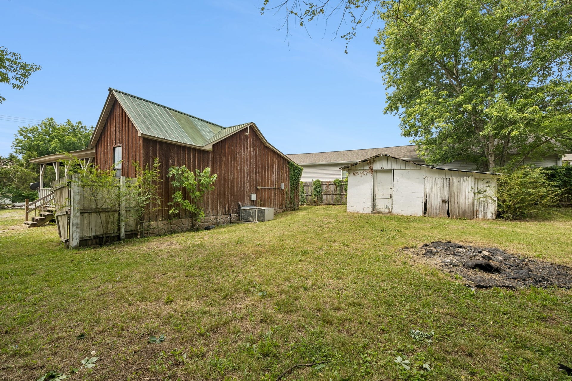 328 Murfreesboro Rd, Woodbury, TN 37190 328 Murfreesboro Road, Woodbury, TN 37190