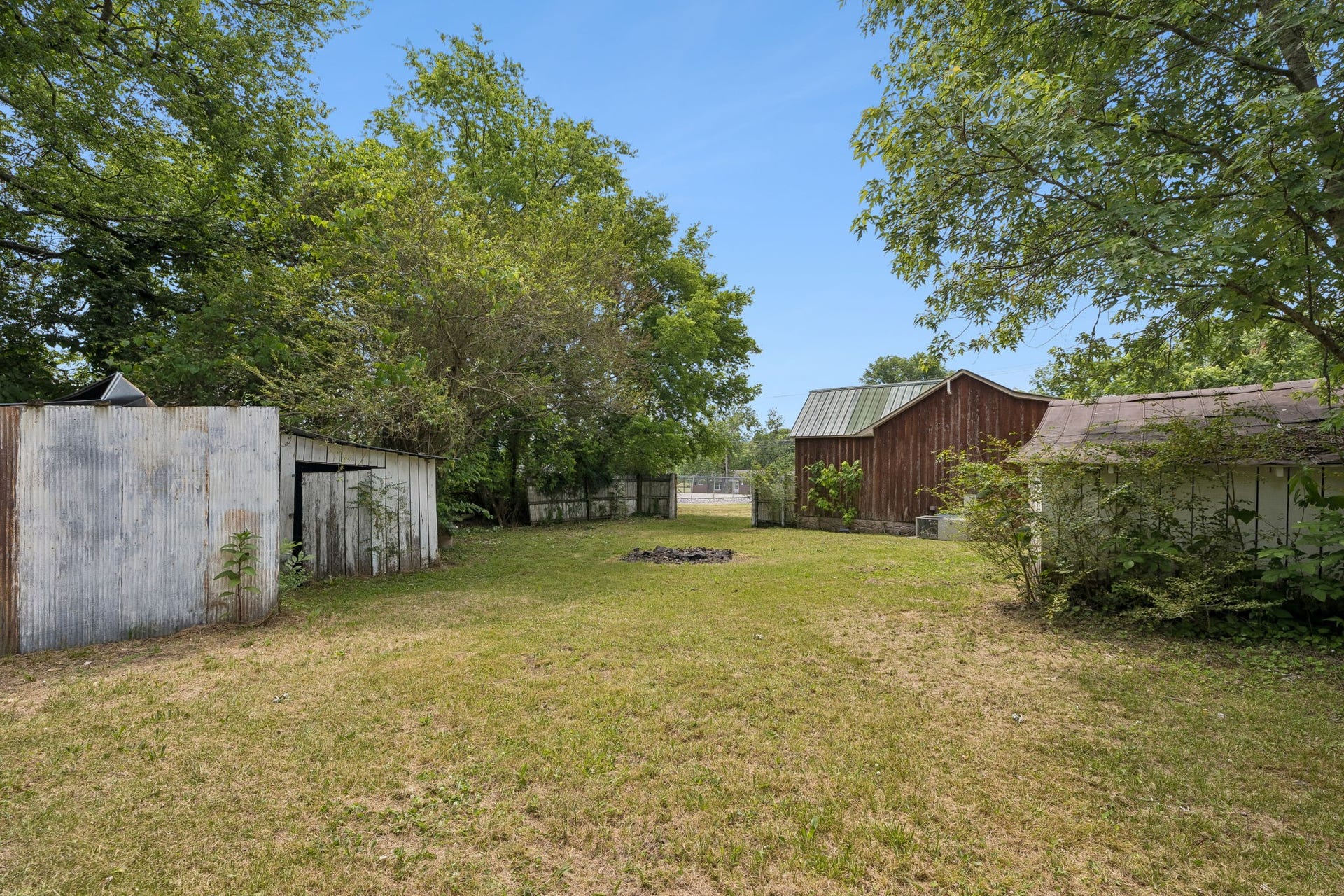 328 Murfreesboro Rd, Woodbury, TN 37190 328 Murfreesboro Road, Woodbury, TN 37190