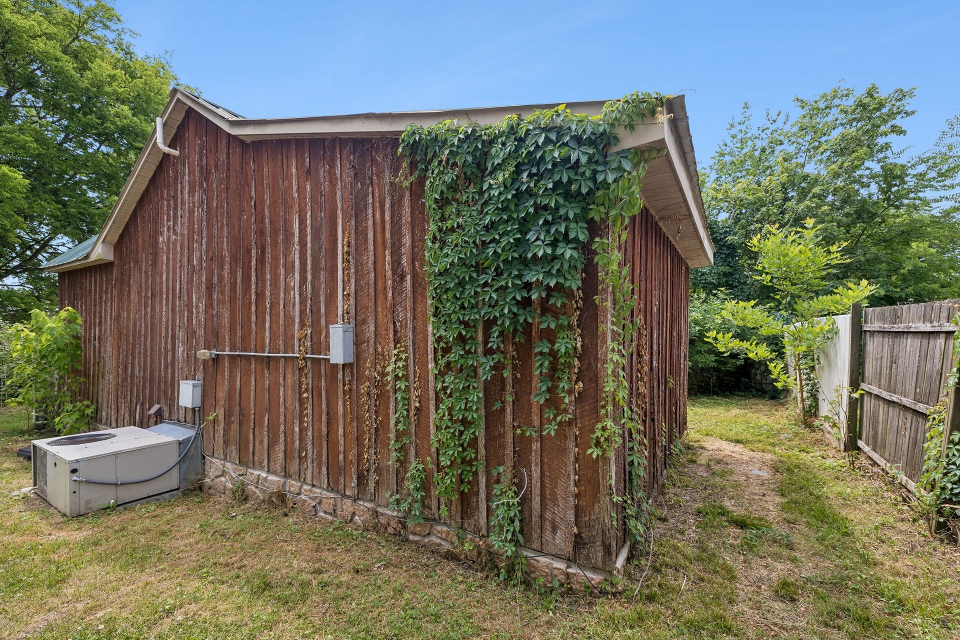 328 Murfreesboro Rd, Woodbury, TN 37190 328 Murfreesboro Road, Woodbury, TN 37190