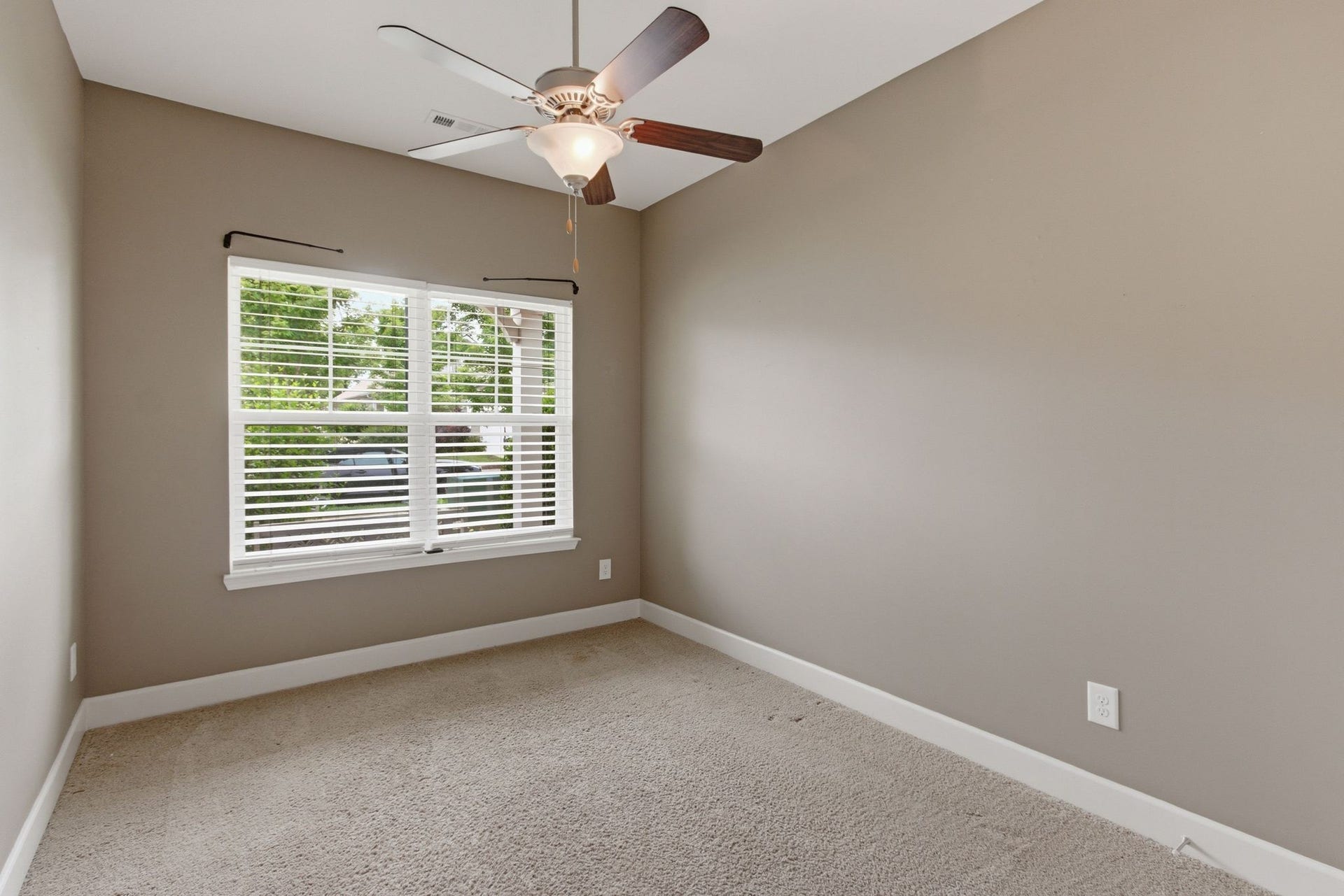 2532 Hanover Dr, Columbia, TN 38401 2532 Hanover Dr, Columbia, TN 38401