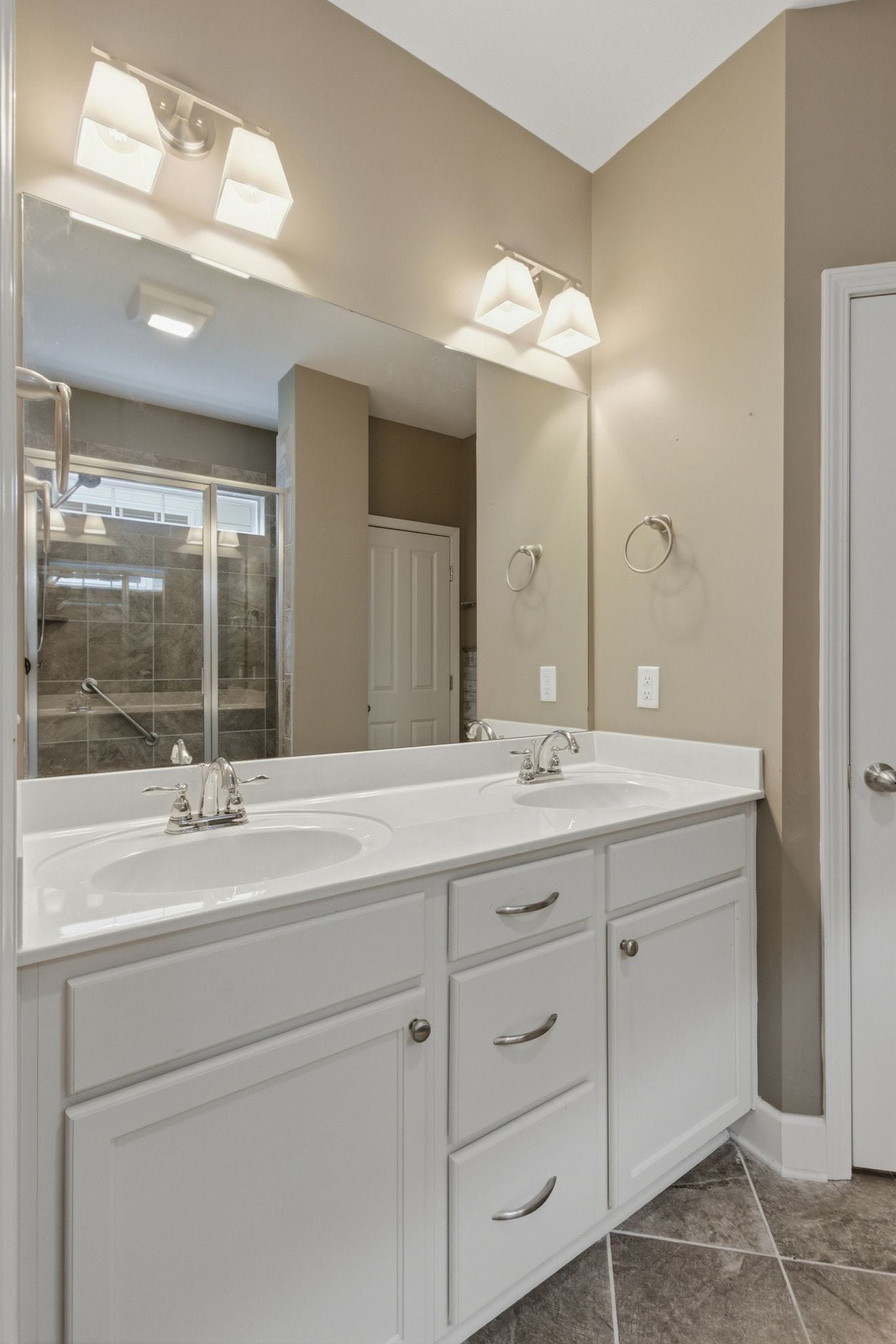 2532 Hanover Dr, Columbia, TN 38401 2532 Hanover Dr, Columbia, TN 38401